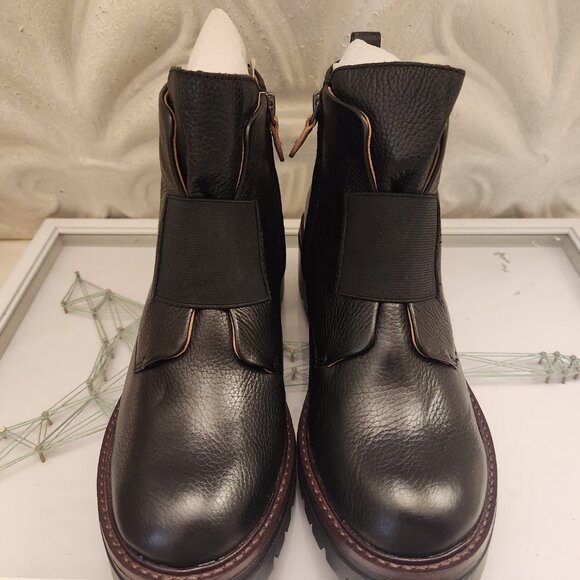 Gentle Souls "Brooklyn" Elastic Booties. Black. Leather. NIB. Size 7 - Picture 4 of 11